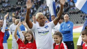 Marcelinho Paraíba em jogo festivo do Hertha Berlim