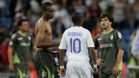 Naldo, Robinho e Diego conversam após jogo entre Real Madrid e Werder Bremen, em 2007, pela Liga dos Campeões