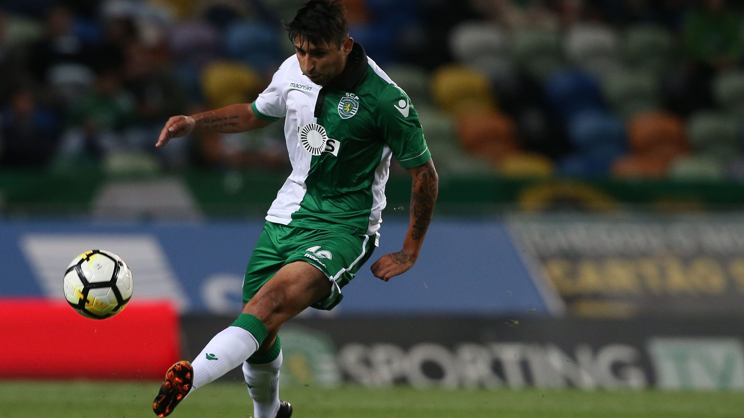 Alan Ruiz em ação pelo Sporting, de Portugal