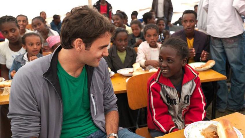 Federer em visita à Etiópia em 2010 / Roger Federer Foundation via Getty images