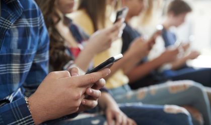 Holanda proíbe telefones celulares e outros eletrônicos das salas de aula a partir do próximo ano