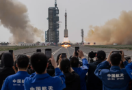 China detalha plano para levar foguete tripulado até à lua em 2030