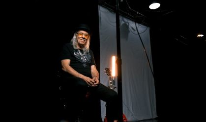 Luiz Carlini, parceiro de Rita Lee na banda Tutti Frutti, ganha documentário