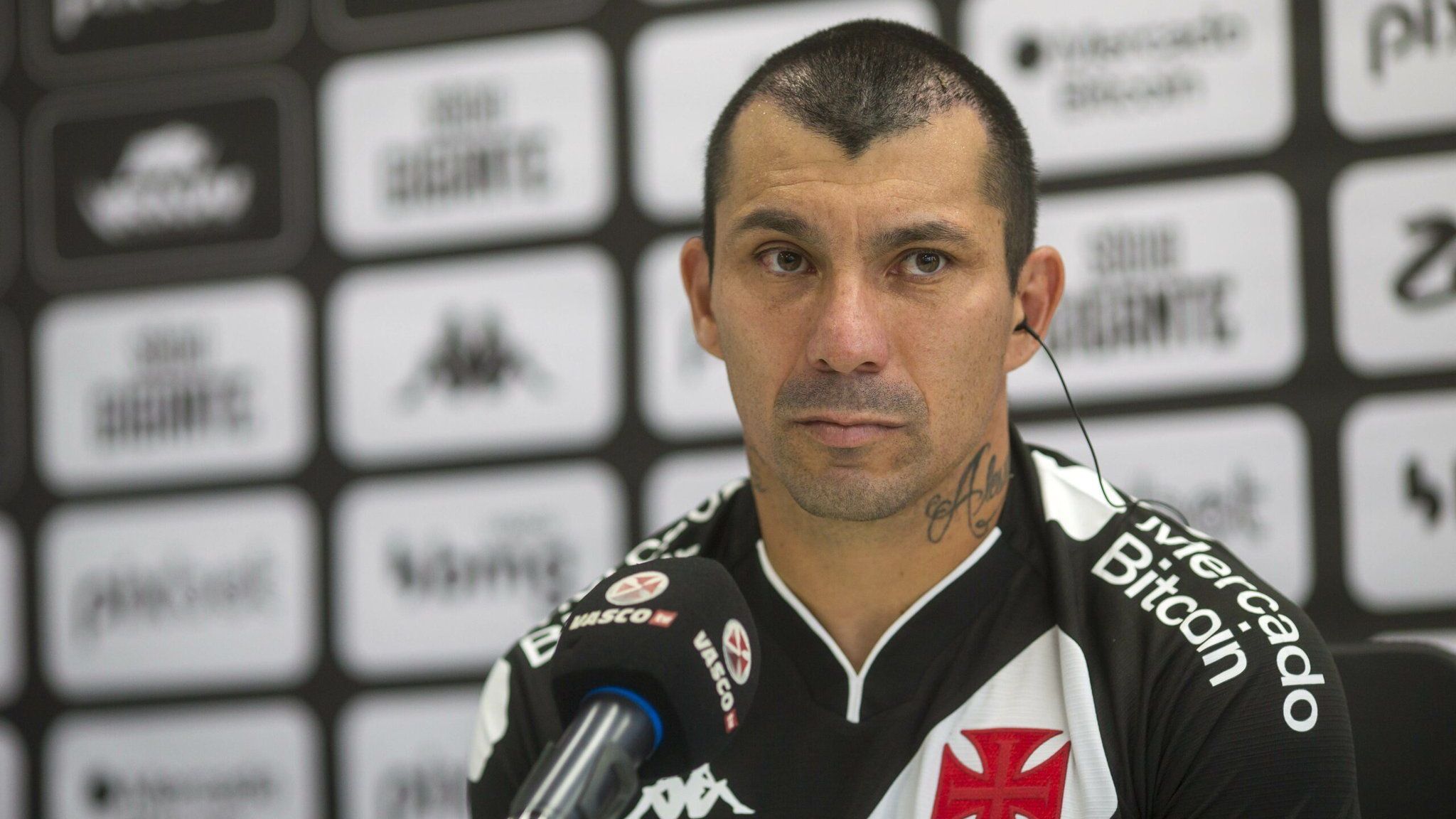 Gary Medel foi apresentado como novo reforço do Vasco