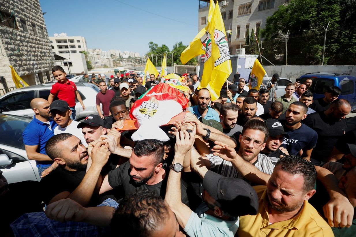 Funeral de palestino morto durante confrontos com Exército israelense, em Nablus, na Cisjordânia ocupada
