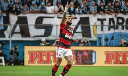 Gabigol comemora o gol que abriu o placar para o Flamengo contra o Grêmio