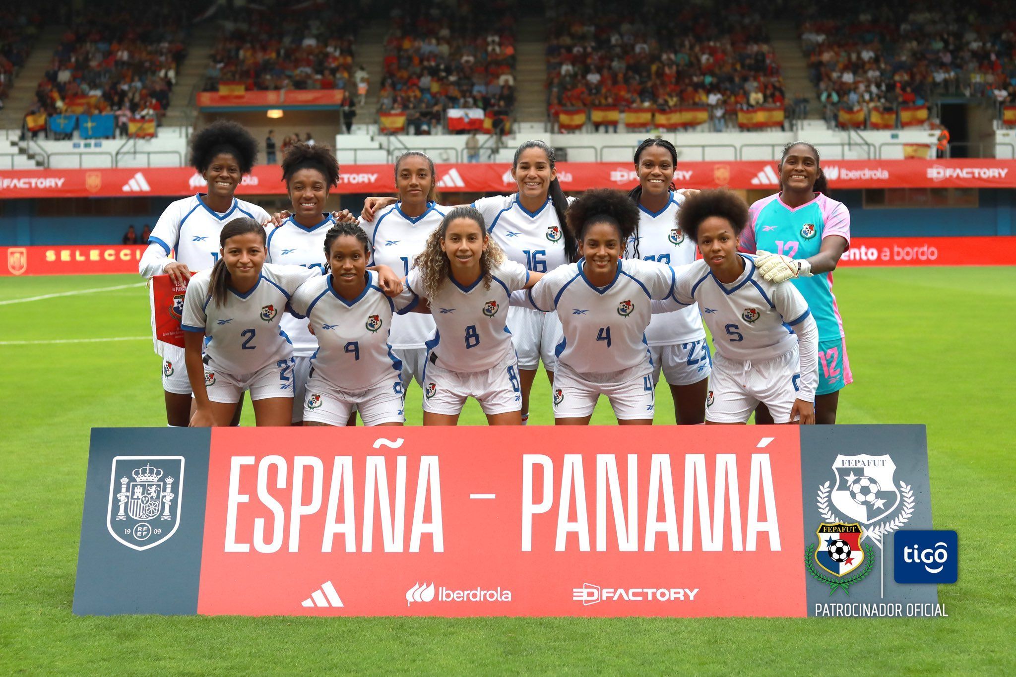 Seleção panamenha feminina antes de amistoso contra a Espanha / FEPAFUT/Twitter