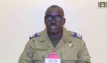 Militares do Níger suspendem constituição e anunciam novo chefe de governo
