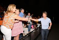 Tom Cruise “invade” salas de cinema de “Missão Impossível 7” e surpreende fãs