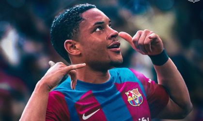 Barcelona anuncia Vitor Roque como presente de Natal