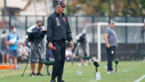 Lisca teve sete derrotas em 12 jogos no comando do Vasco, em 2021