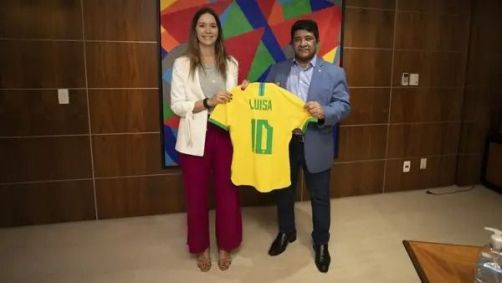 Luísa Rosa com Ednaldo Rodrigues à época de sua contratação