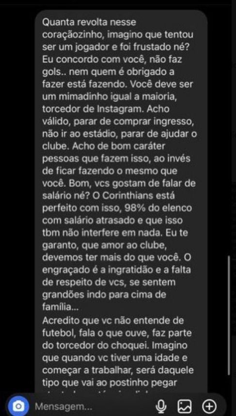 Esposa de Maycon discute com torcedor nas redes sociais / Reprodução / Twitter