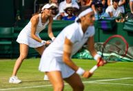Luisa Stefani vence e vai às quartas de final de duplas em Wimbledon
