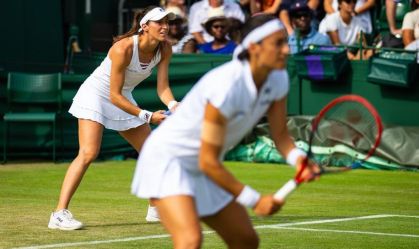 Luisa Stefani vence e vai às quartas de final de duplas em Wimbledon