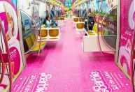 Partiu Barbie Land? Metrô de SP ganha vagão temático do filme “Barbie”