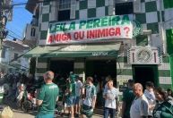 Torcida do Palmeiras protesta contra Leila: “Vende o avião e ajuda o Abel”