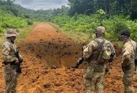 Forças Armadas destroem pista de pouso clandestina na Terra Yanomami
