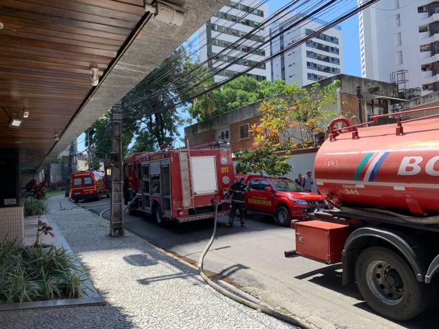 Bombeiros combatem incêndio em apartamento onde estava Maísa / Foto: Bombeiros Pernambuco