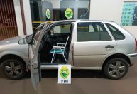 Homem é flagrado dirigindo carro em cadeira de praia no Paraná; veja
