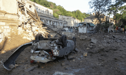 Um prédio residencial danificado durante um ataque de míssil russo, em meio ao ataque da Rússia à Ucrânia, em Odessa, em 23 de julho de 2023.