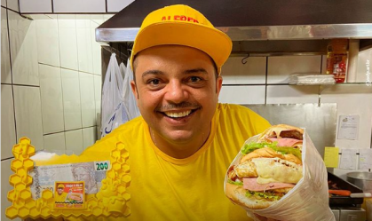 Você conseguiria? Lanchonete em MG viraliza com desafio de comer lanche de 1,5kg
