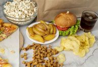 Ultraprocessados estão ligados a doenças crônicas e até câncer, aponta estudo