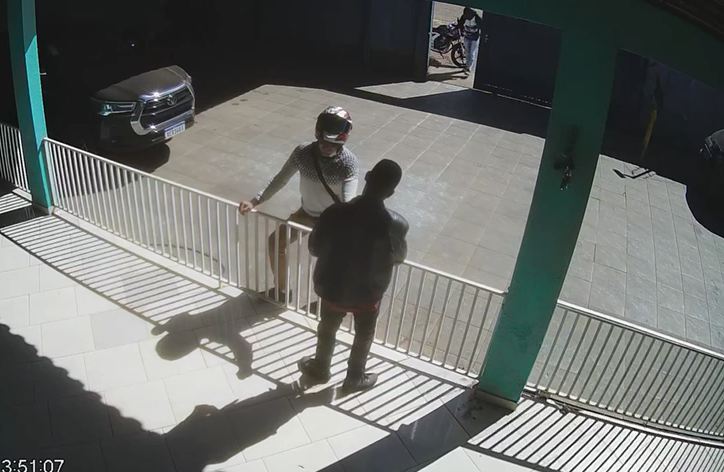 Homem foi rendido por dois criminosos em sua casa em Taguatinga, no Distrito Federal