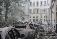 Míssil russo explode prédio residencial em Lviv e Zelensky promete “resposta sólida”