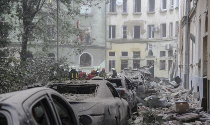 Míssil russo explode prédio em Lviv e mata ao menos cinco pessoas; Zelensky promete "resposta sólida"