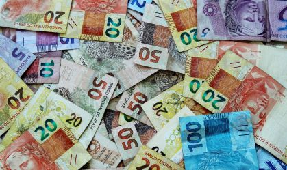 Governo prevê salário mínimo de R$ 1.502 em 2025; alta de 6,37% sobre valor atual