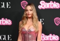 Infância sem Barbie: “Era o tipo de garota que rolava na lama”, diz Margot Robbie
