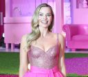 Margot Robbie diz que ganhou livro sobre comer menos para emagrecer de ator