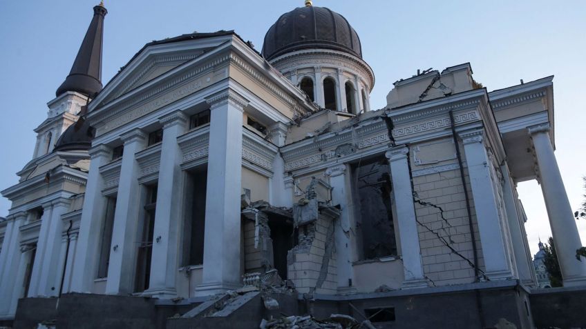 Catedral da Transfiguração, em Odessa, danificada após bombardeio russo contra a Ucrânia, em 23 de julho de 2023. / Serhii Smolientsev/Reuters