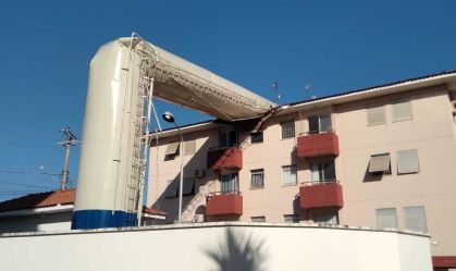 caixa dagua caiu