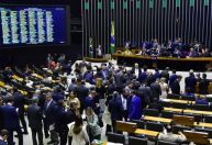 PL de Bolsonaro deu 20 votos favoráveis à reforma tributária; veja como votou cada partido