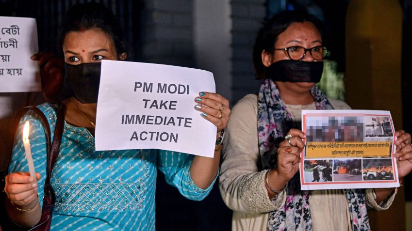 Manifestantes protestam contra agressões ocorridas em Manipur / Biju Boro/AFP via Getty Images