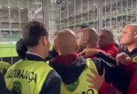 Seguranças de Flamengo e do estádio Independência se estranham após o jogo; assista