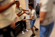 Luva de Pedreiro conhece Cristiano Ronaldo e viraliza nas redes; veja vídeo