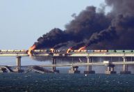 Defesa da Ucrânia alega que foi responsável por explosão em ponte que liga Rússia e Crimeia