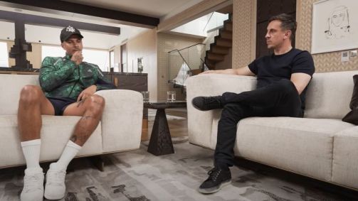 Dele Alli concedeu entrevista ao ex-jogador Gary Neville