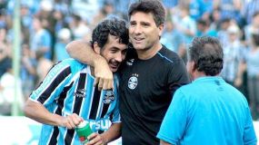 Douglas na primeira passagem pelo Grêmio