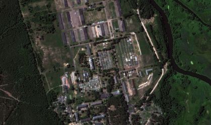 Imagens de satélite de guarnições militares de Belarus mostram aumento de veículos e equipamentos