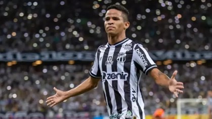 Erick comemora gol pelo Ceará