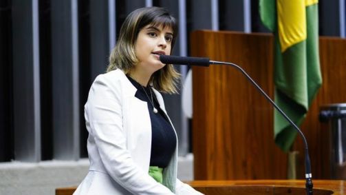 Deputada Tabata Amaral em fala na Câmara