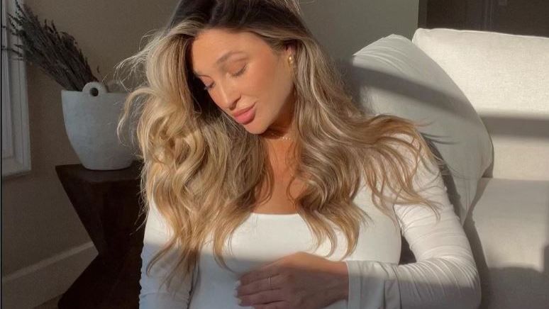 influencer-acorda-apos-dar-a-luz-em-coma