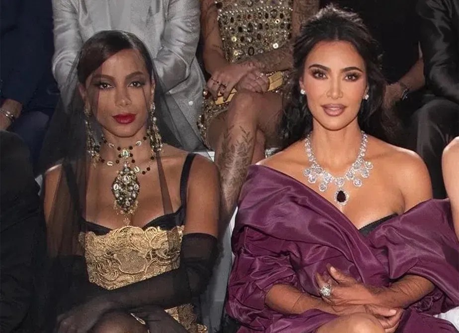 Imagem de destaque do post: Amizade de milhões: Encontro de Anitta e Kim Kardashian viraliza nas redes
