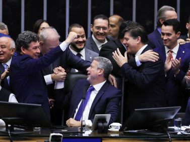 Comemoração da aprovação da Reforma Tributária na Câmara dos Deputados