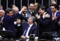 Reforma tributária aprovada pela Câmara prevê cashback, mas detalhes ainda precisam ser definidos