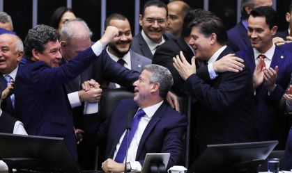 Comemoração da aprovação da Reforma Tributária na Câmara dos Deputados